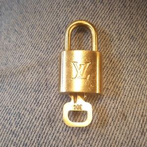 louis vuitton lock and key $ 304 paris